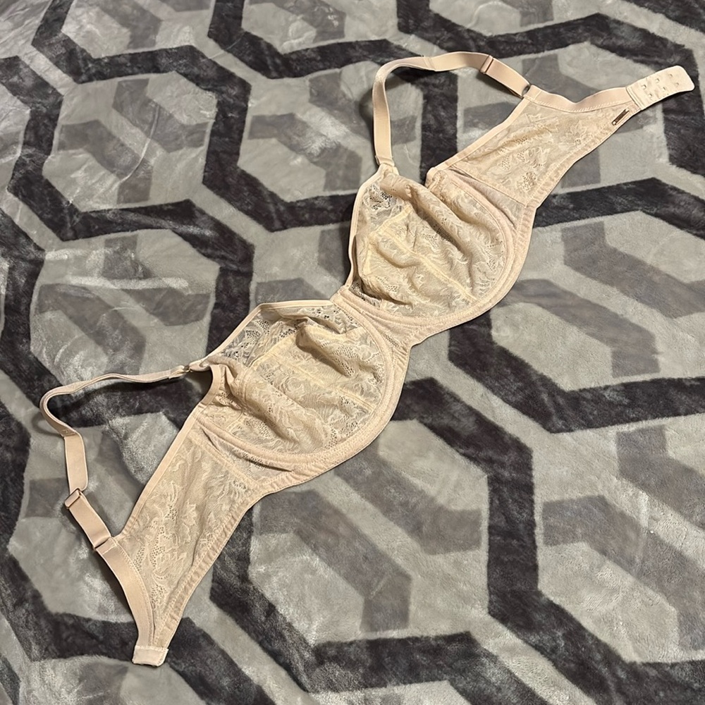 Like new Penache lace bra size 38H
